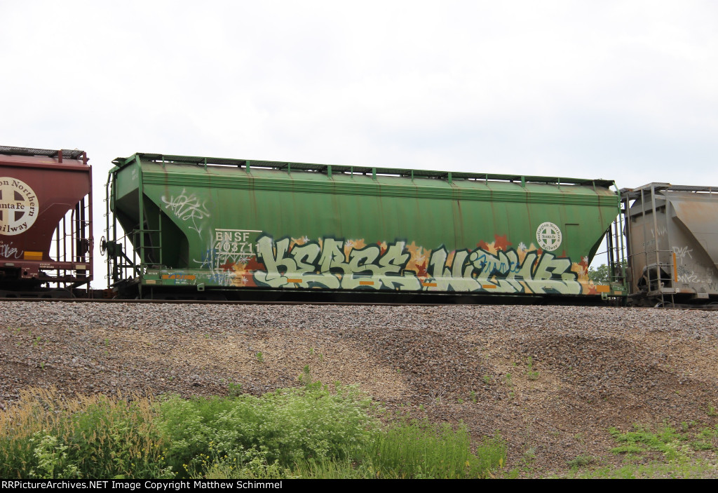 BNSF Green Hopper